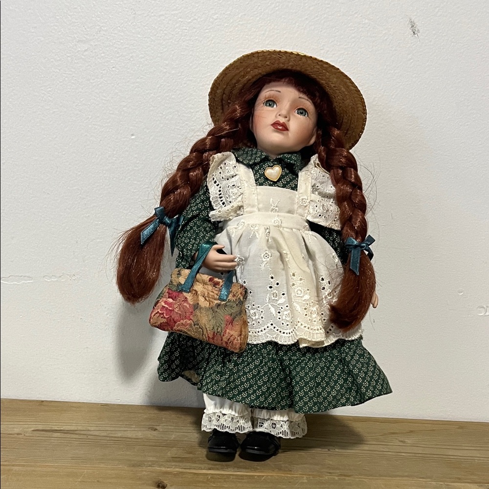 Vintage Avon Anne Of Green Gables Porcelain Doll
